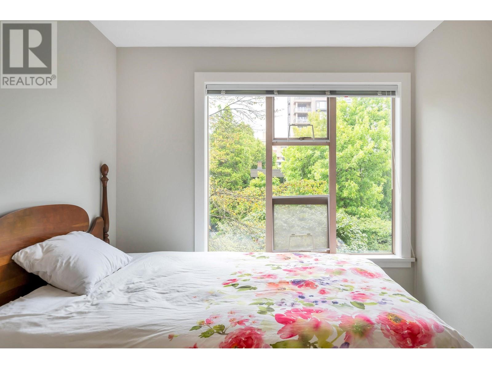 Listing Picture 22 of 31 : 403 2288 W 40TH AVENUE, Vancouver / 溫哥華 - 魯藝地產 Yvonne Lu Group - MLS Medallion Club Member