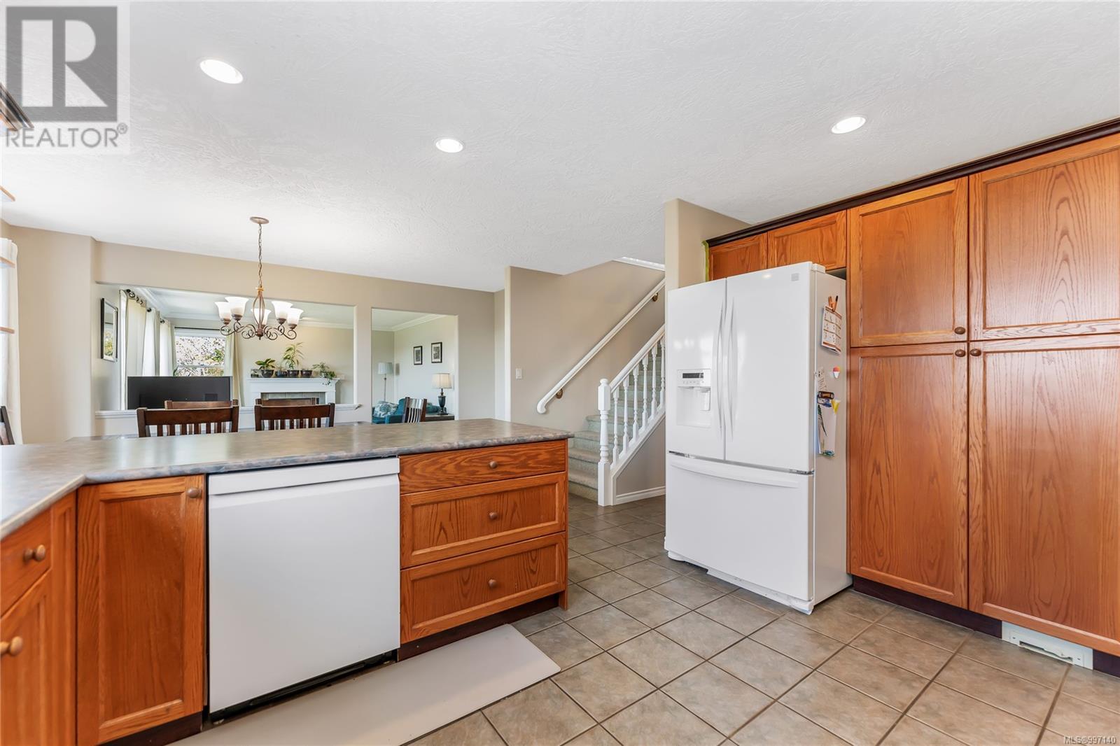 Property at 517 Louise Rd image 4
