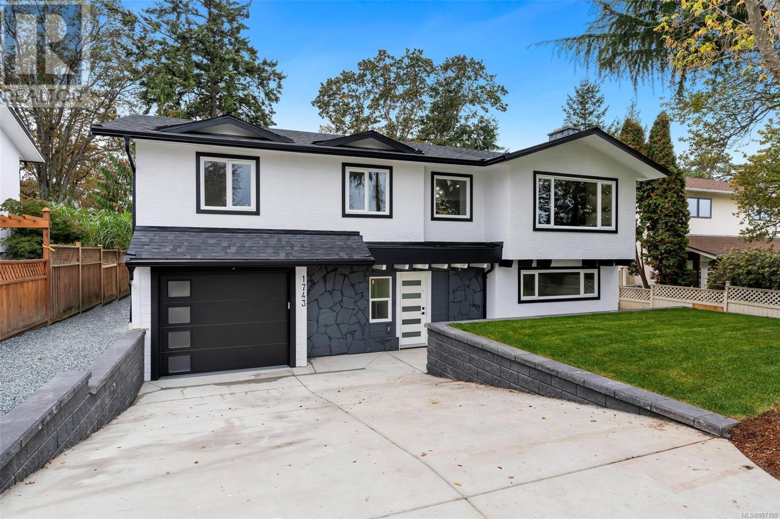 Property at 1743 San Juan Ave image 4