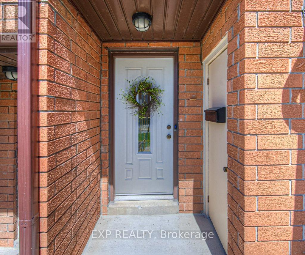 Property at B4 - 500 STONE CHURCH ROAD W image 4