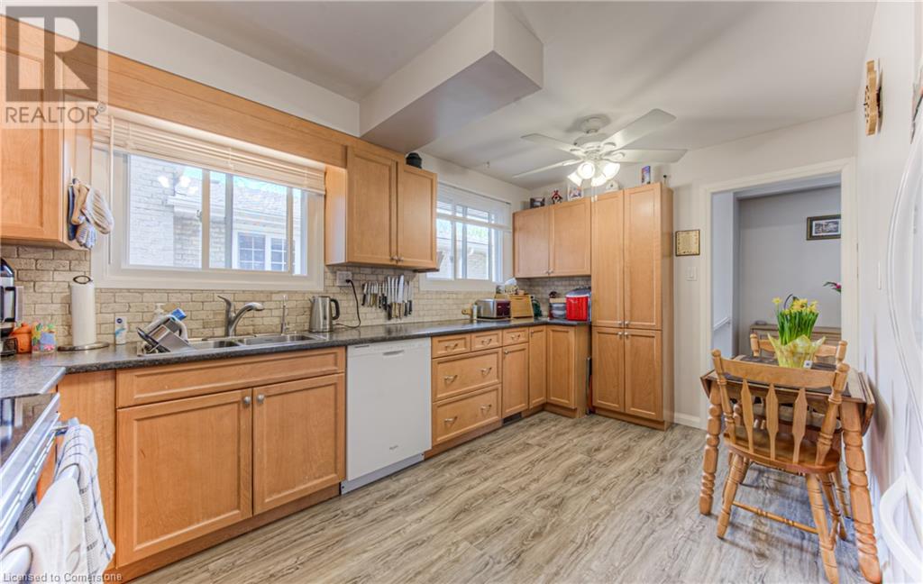 390 Westwood Drive, Kitchener, Ontario N2M 2L6 - Photo 14 - 40723457