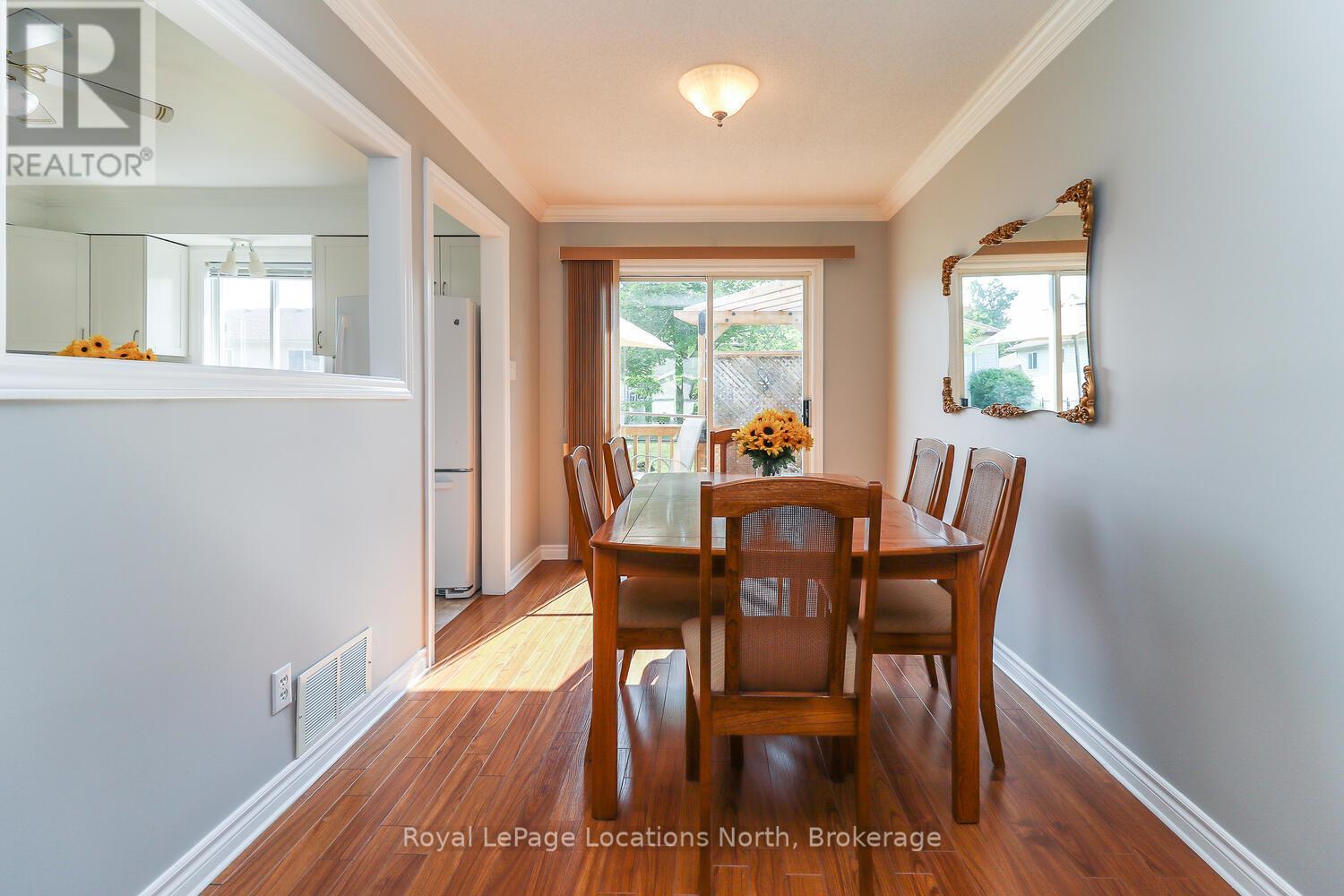 29 Innisbrook Drive, Wasaga Beach, Ontario  L9Z 1G3 - Photo 10 - S12114582