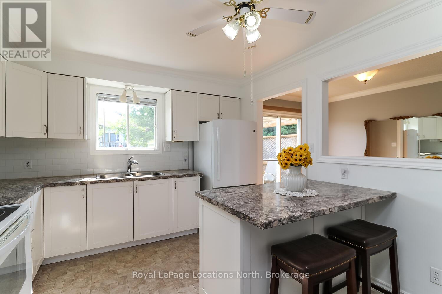 29 Innisbrook Drive, Wasaga Beach, Ontario  L9Z 1G3 - Photo 15 - S12114582