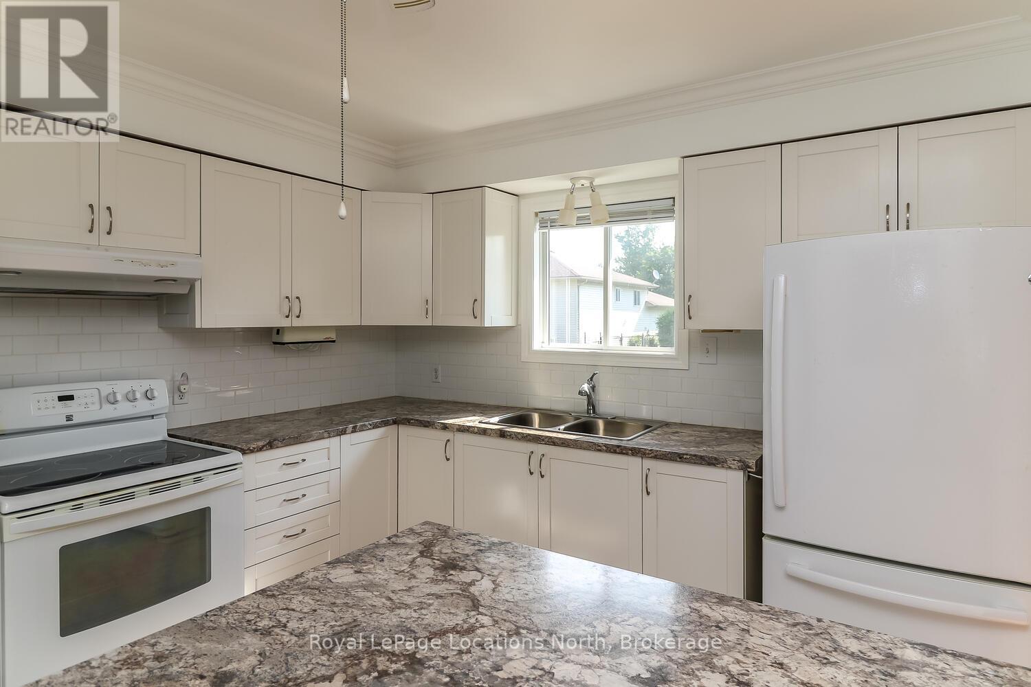 29 Innisbrook Drive, Wasaga Beach, Ontario  L9Z 1G3 - Photo 16 - S12114582