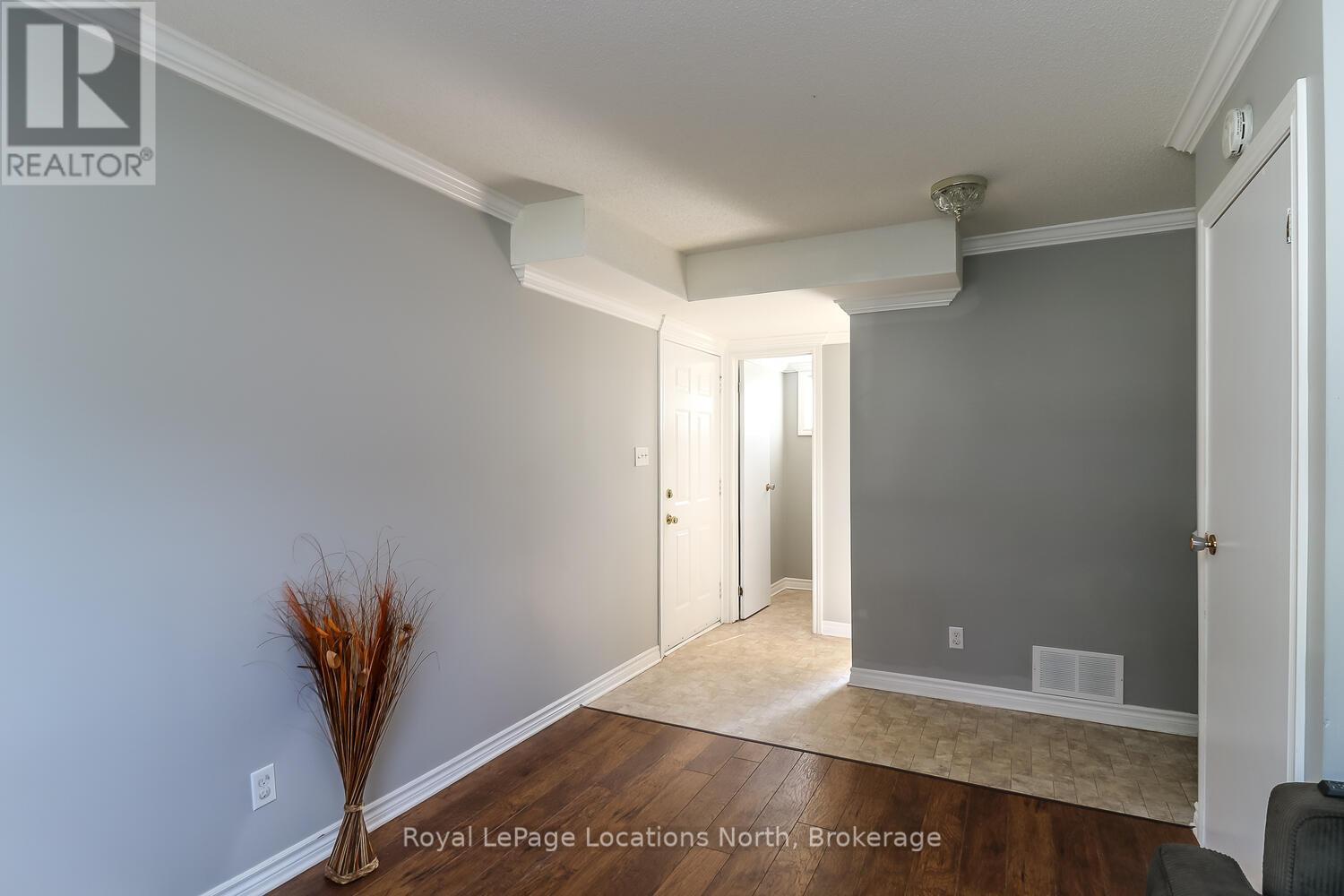29 Innisbrook Drive, Wasaga Beach, Ontario  L9Z 1G3 - Photo 24 - S12114582