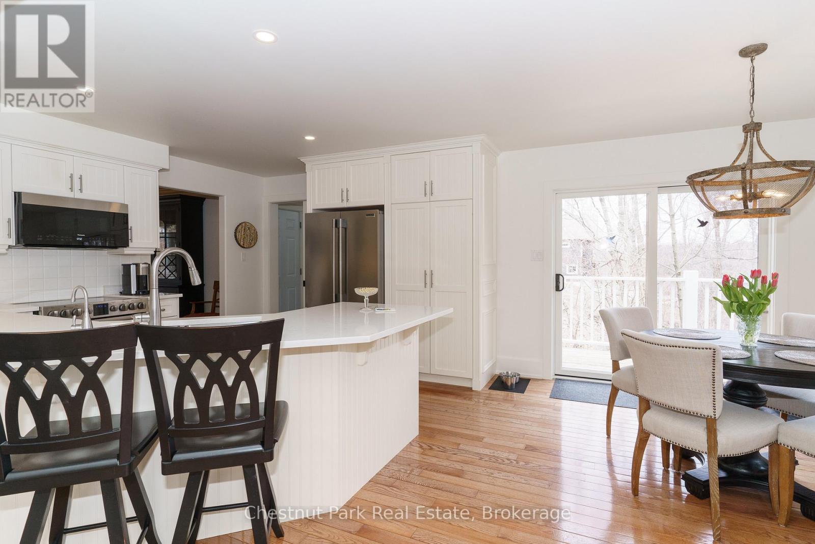 48 Estate Drive, Muskoka Lakes, Ontario  P0B 1J0 - Photo 6 - X12114536