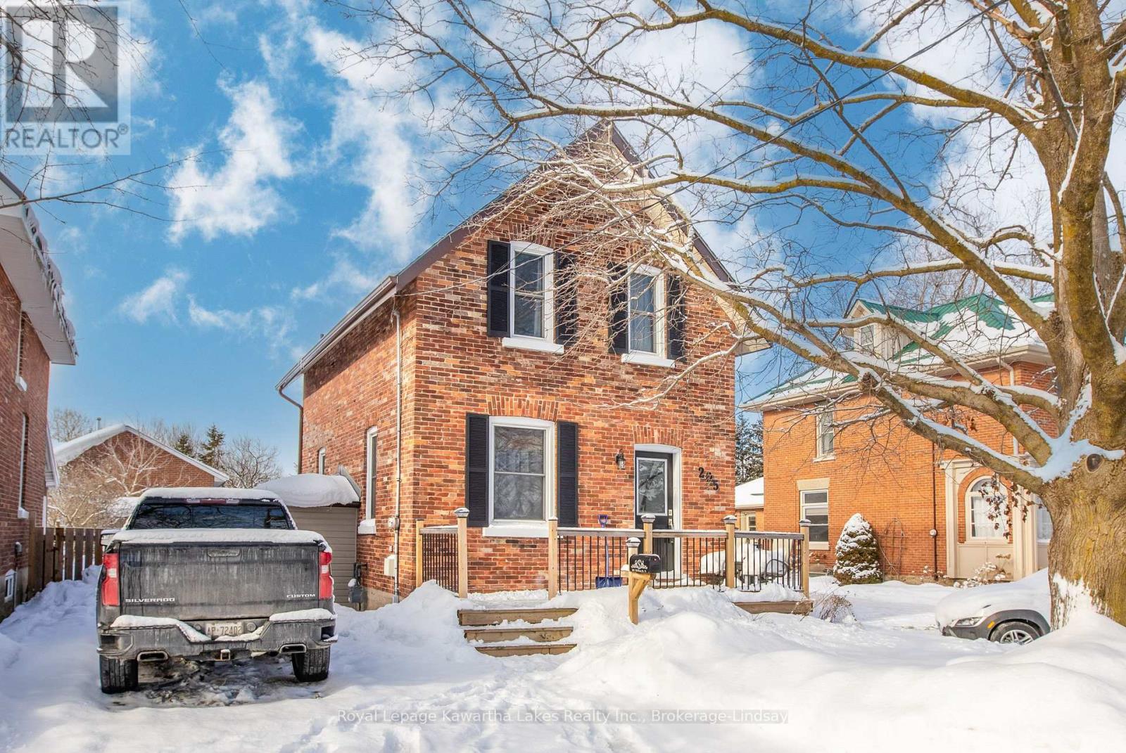 Property at 205 WILLIAM STREET N image 2