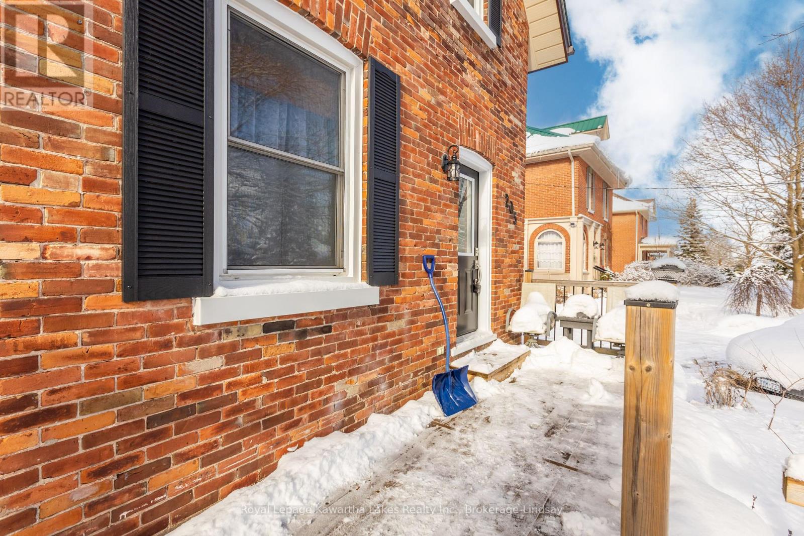 Property at 205 WILLIAM STREET N image 5
