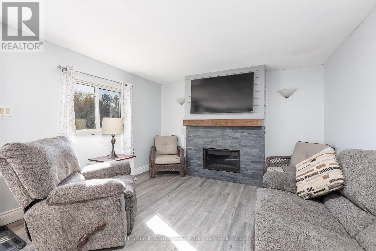 205 William Street N, Kawartha Lakes, Ontario K9V 4B8 - Photo 6 - X12114546