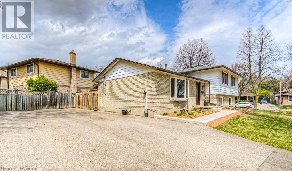 Property at 111 MARTINGLEN Crescent image 5