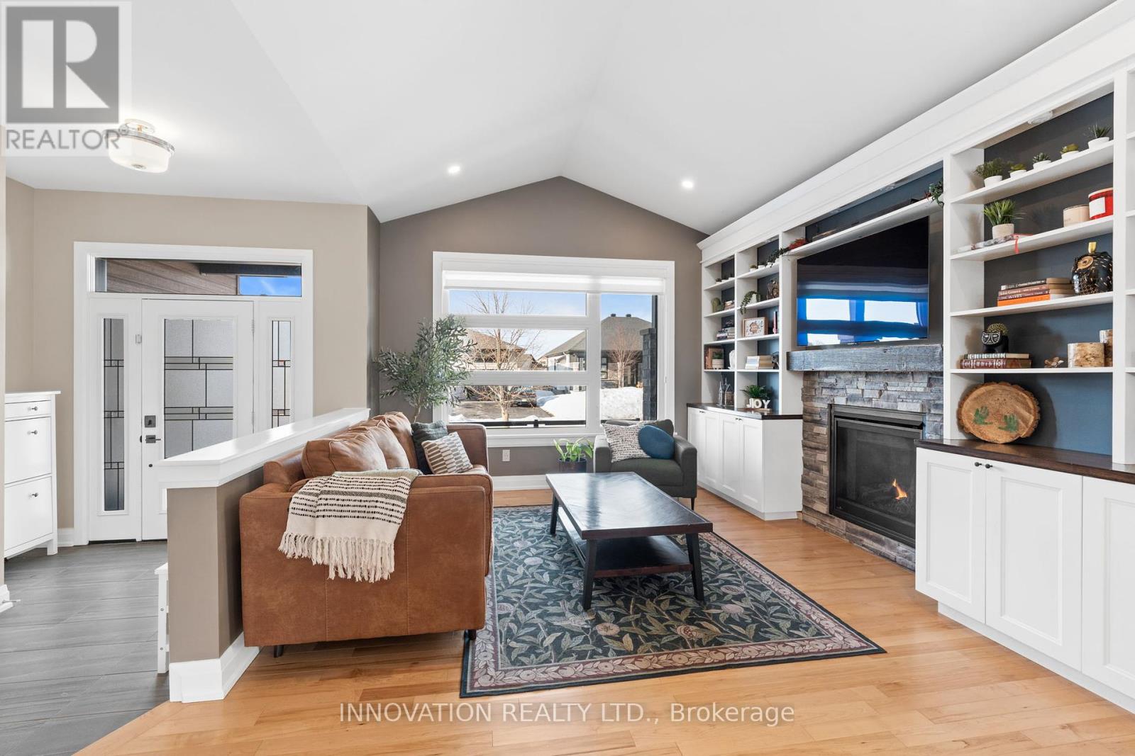 404 Bruges Street, Russell, Ontario  K0A 1W0 - Photo 5 - X12033014
