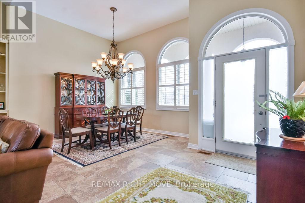 Property at 14 SANDLEWOOD TRAIL image 5