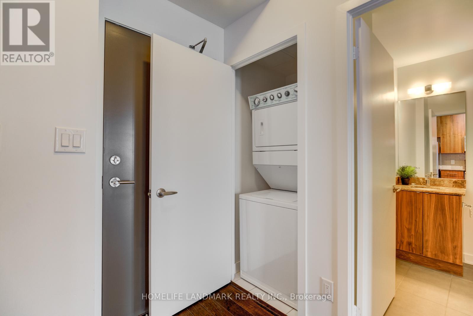 3202 - 4099 Brickstone Mews, Mississauga, Ontario  L5B 0G2 - Photo 12 - W12114501