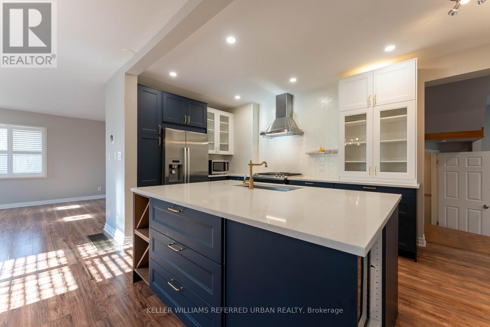 123 Simpson Avenue, Toronto, Ontario  M8Z 1E5 - Photo 7 - W12107832