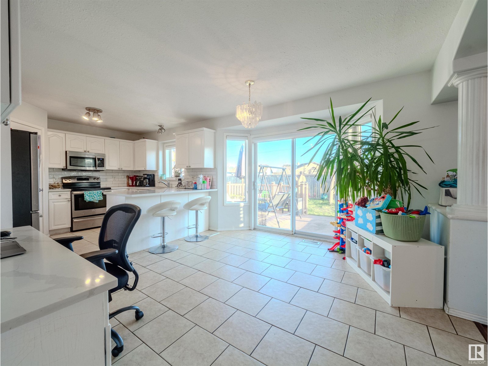 Property at 8720 163 AV NW image 4