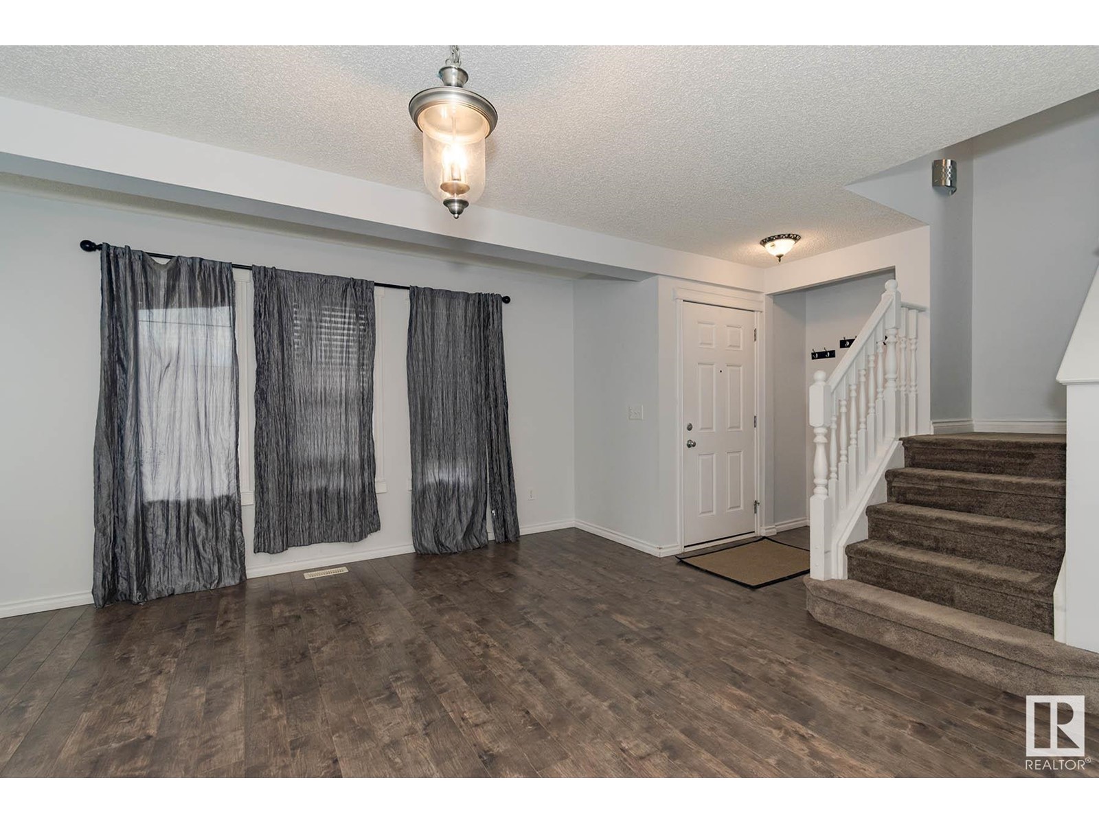 27 Douglas Ln, Leduc, Alberta  T9E 8P5 - Photo 3 - E4433550