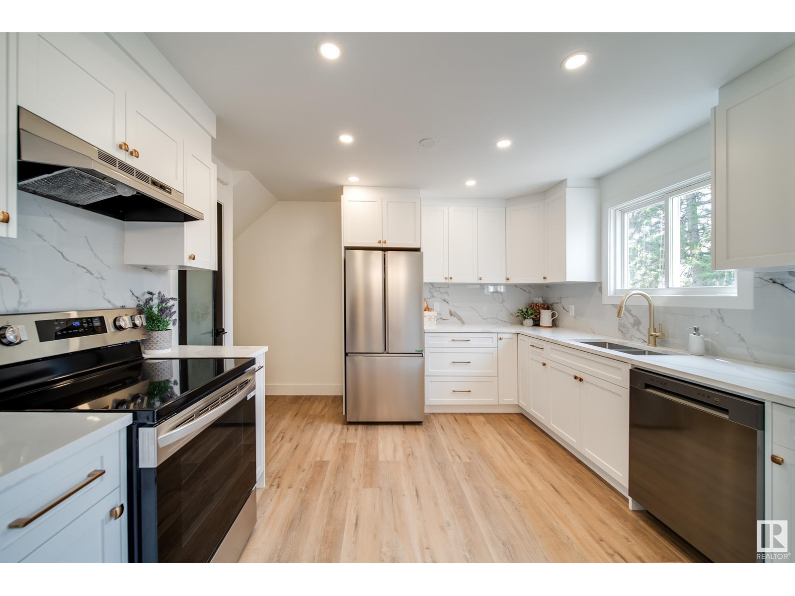 Property at 137 GRANDIN VG image 1