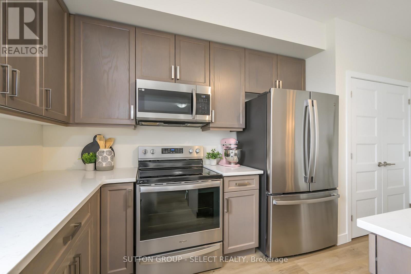 Photo 10 of 29 for 6949 Royal Magnolia Avenue