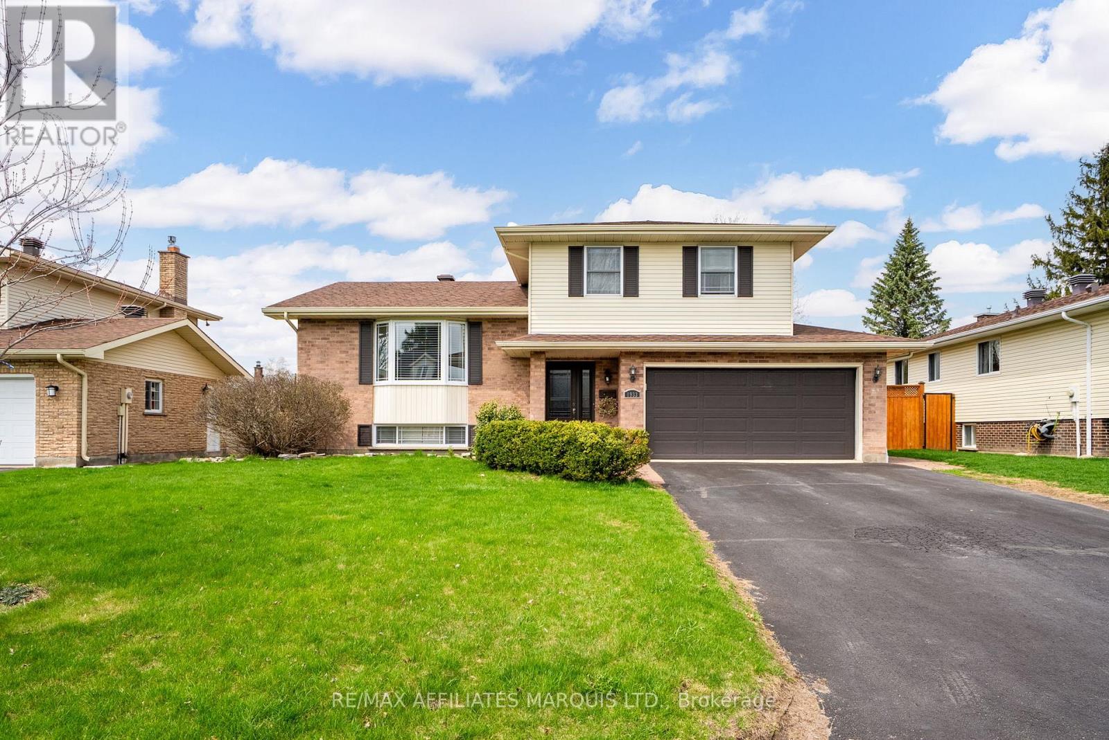Property at 1933 BELVEDERE CRESCENT image 1