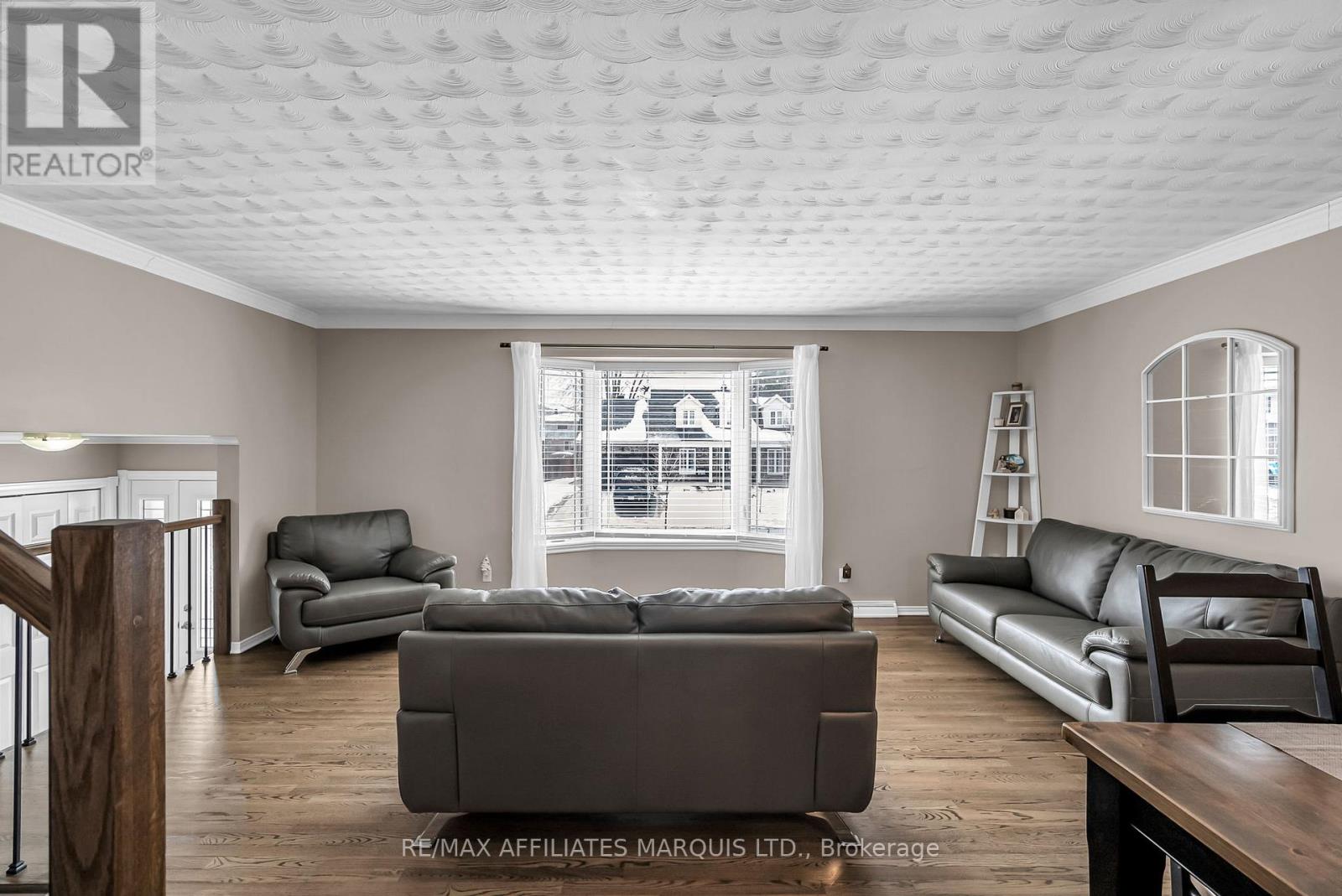 1933 Belvedere Crescent, Cornwall, Ontario  K6H 6L9 - Photo 6 - X12114627