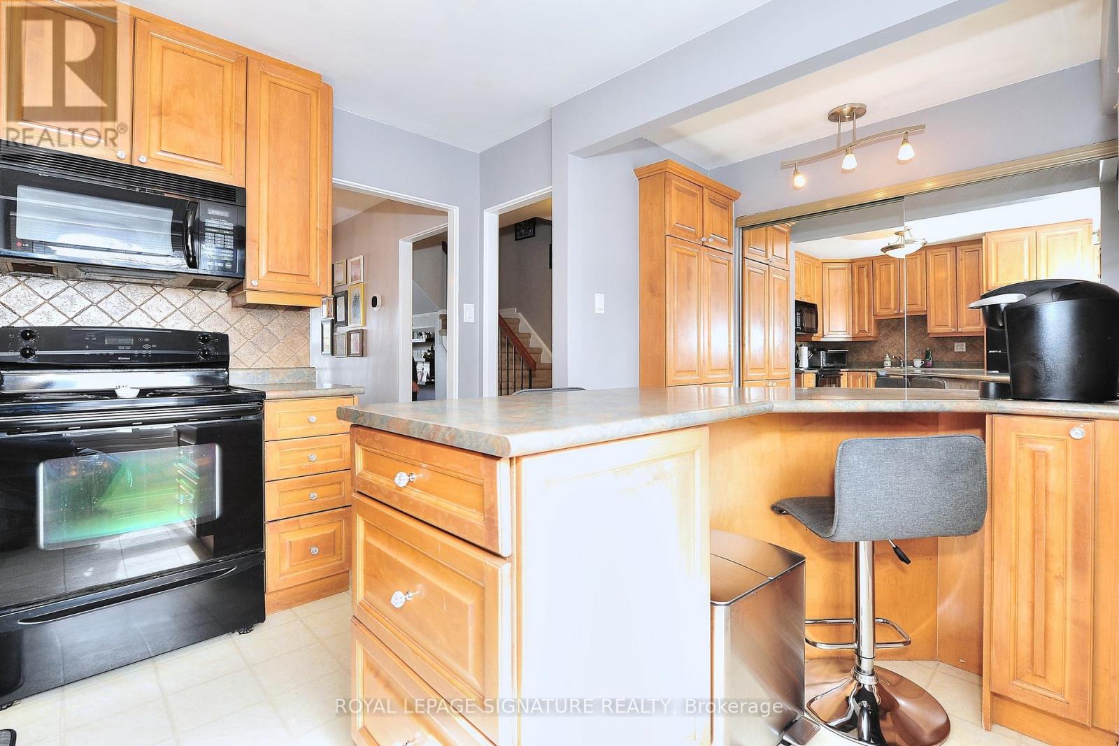12 - 11 Plaisance Road, Richmond Hill (North Richvale), Ontario  L4C 5H1 - Photo 14 - N12037337