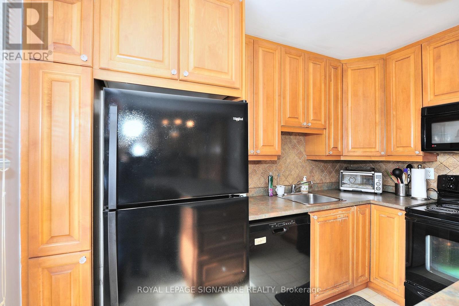 12 - 11 Plaisance Road, Richmond Hill (North Richvale), Ontario  L4C 5H1 - Photo 15 - N12037337
