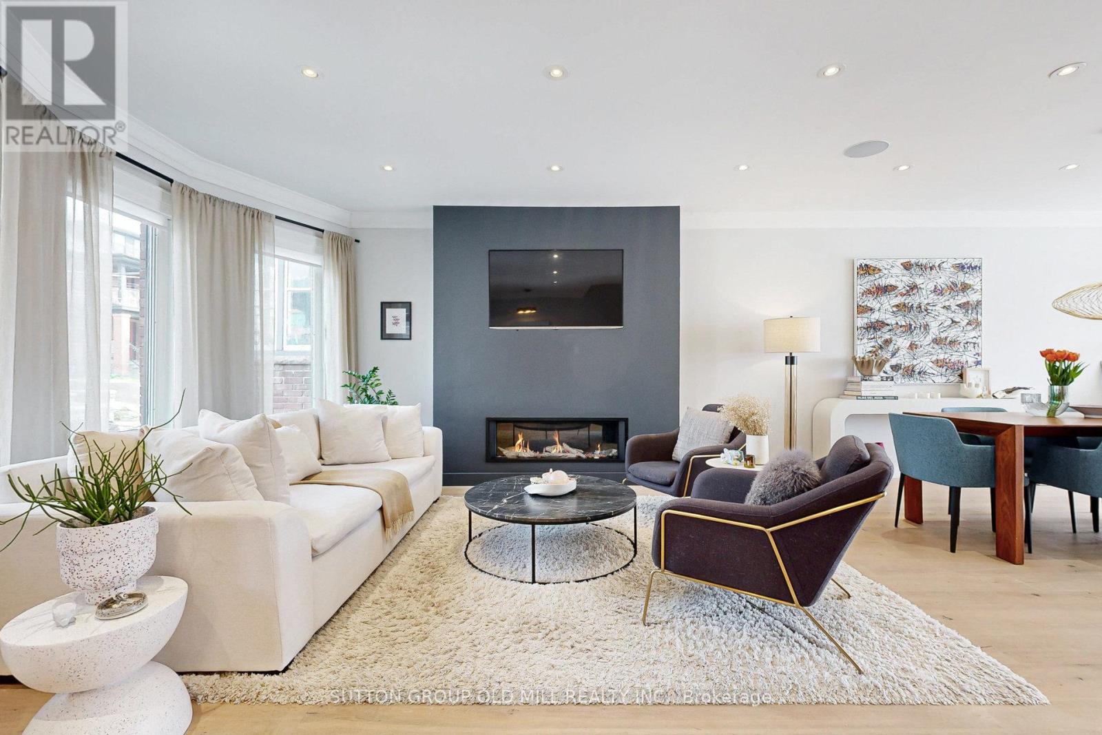 17 Grafton Avenue, Toronto (Roncesvalles), Ontario  M6R 1C3 - Photo 8 - W12113357