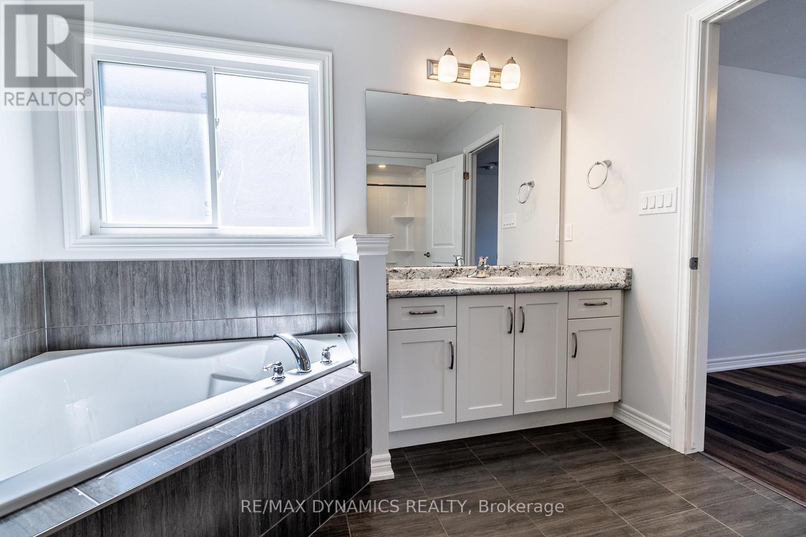 34 Crow Street, Welland, Ontario  L3C 0E4 - Photo 20 - X12114554