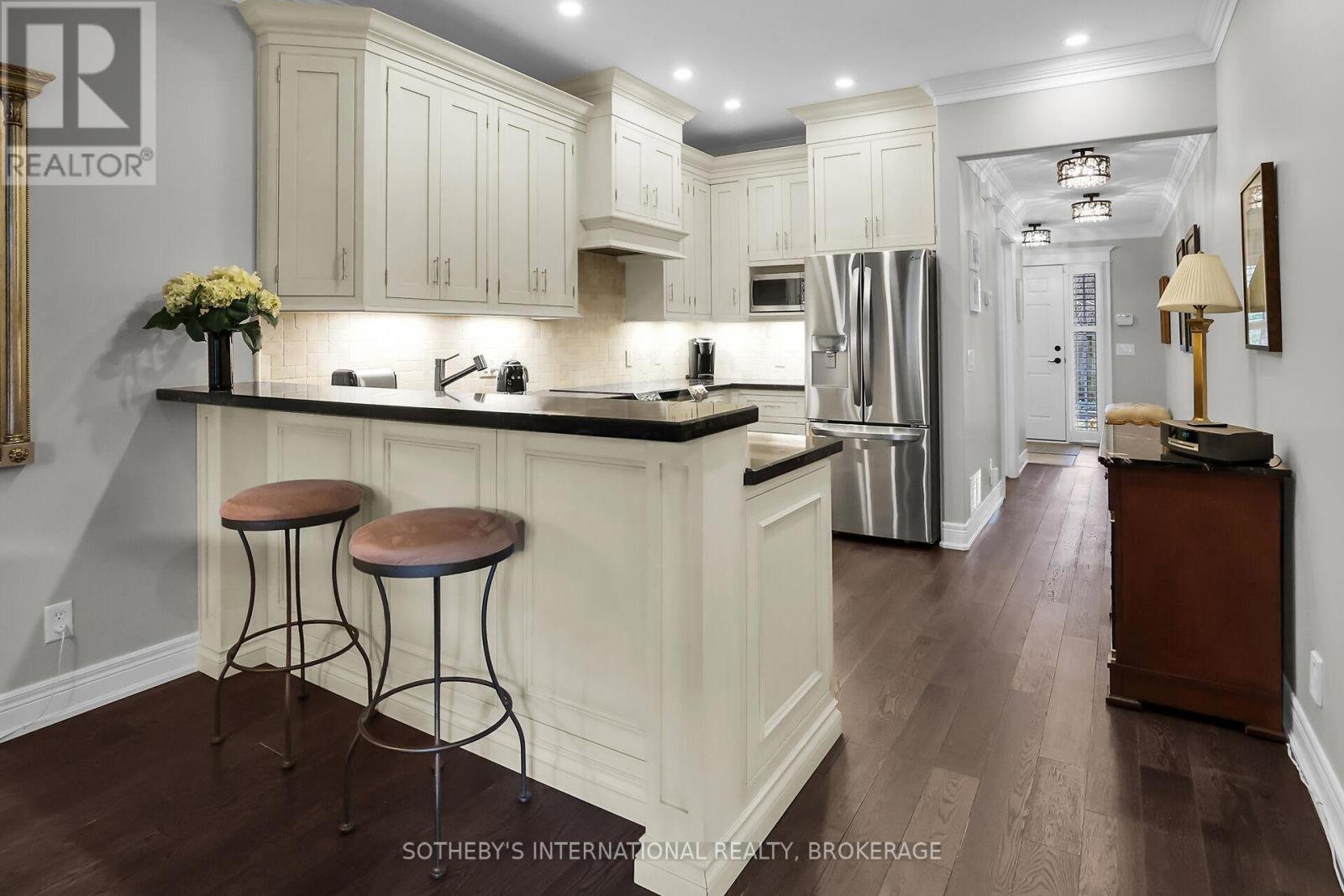 4 - 175 Queen Street N, Niagara-On-The-Lake, Ontario  L0S 1J0 - Photo 5 - X12114609