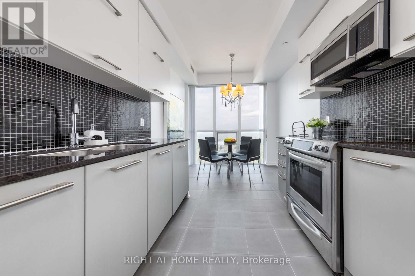 Lph202 - 5162 Yonge Street, Toronto, Ontario  M2N 0E9 - Photo 17 - C12114566