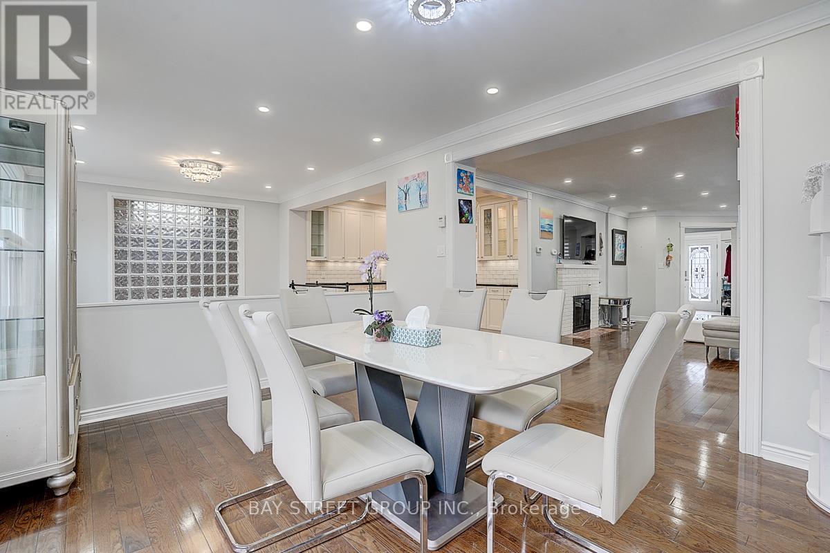 6 Larwood Boulevard, Toronto, Ontario  M1M 2M5 - Photo 10 - E12114577