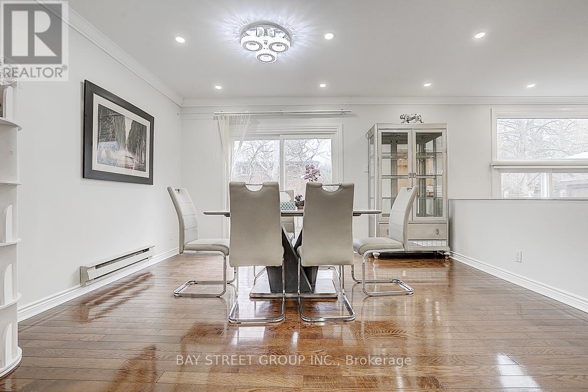 6 Larwood Boulevard, Toronto, Ontario  M1M 2M5 - Photo 11 - E12114577