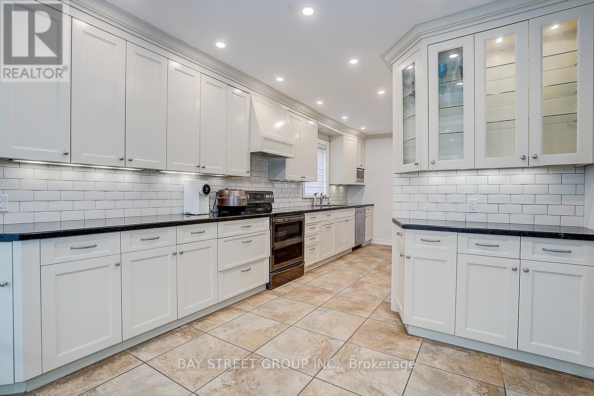 6 Larwood Boulevard, Toronto, Ontario  M1M 2M5 - Photo 13 - E12114577