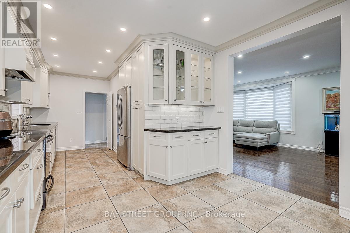 6 Larwood Boulevard, Toronto, Ontario  M1M 2M5 - Photo 14 - E12114577