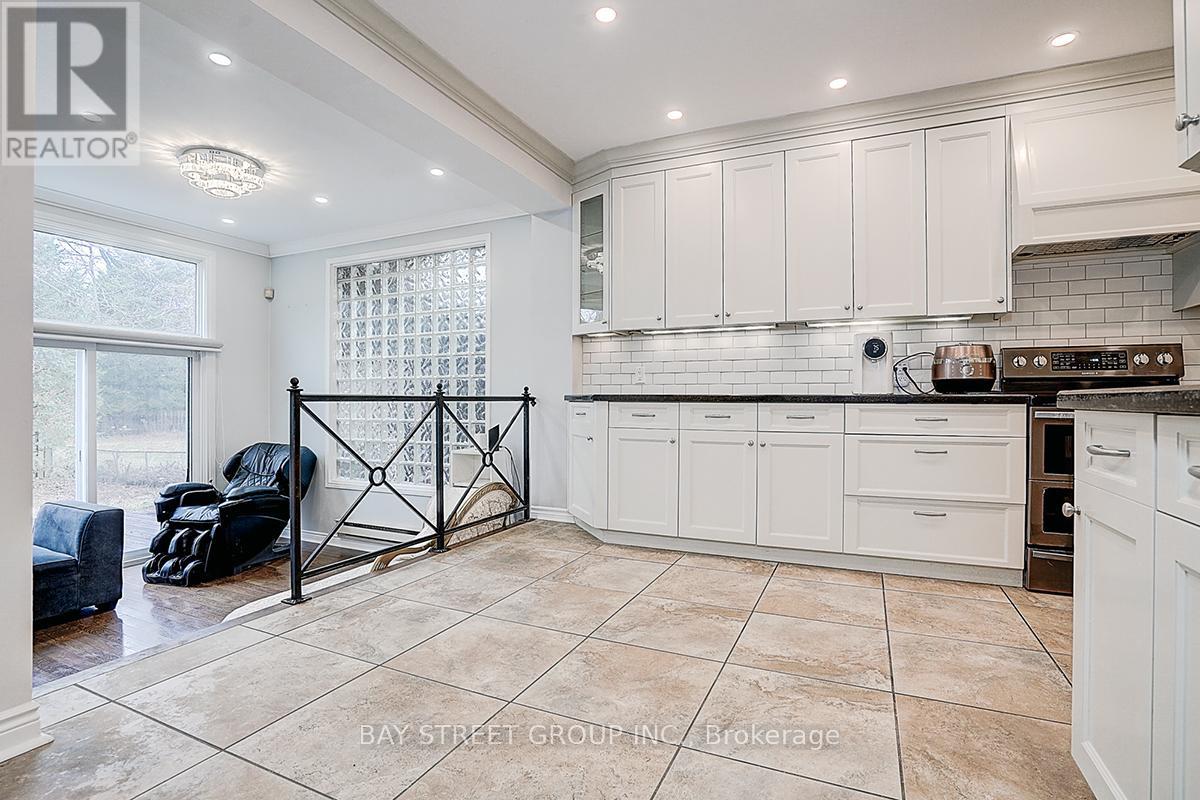 6 Larwood Boulevard, Toronto, Ontario  M1M 2M5 - Photo 16 - E12114577