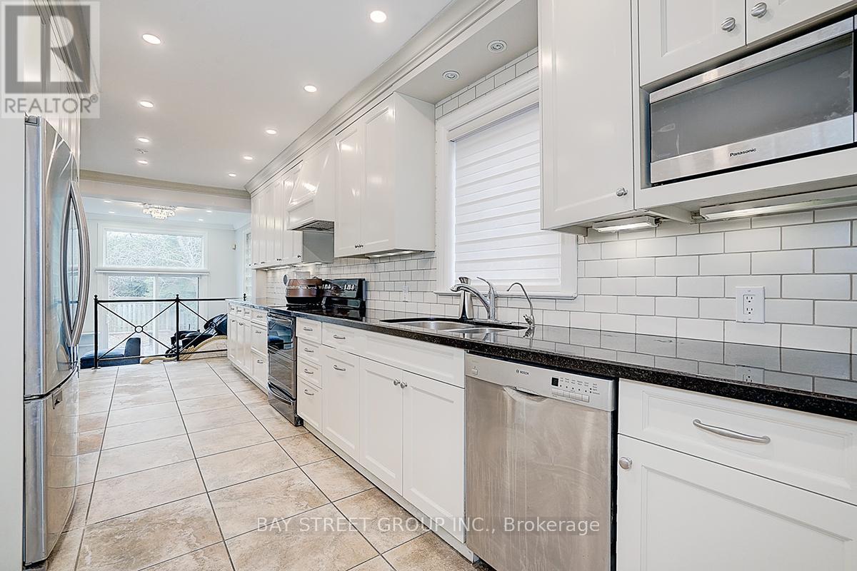 6 Larwood Boulevard, Toronto, Ontario  M1M 2M5 - Photo 18 - E12114577