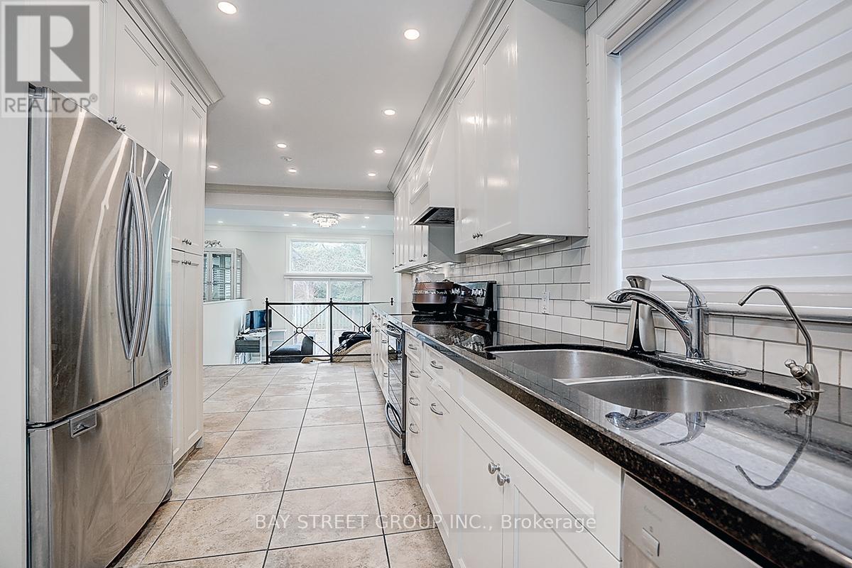 6 Larwood Boulevard, Toronto, Ontario  M1M 2M5 - Photo 19 - E12114577