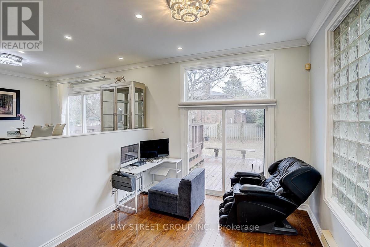 6 Larwood Boulevard, Toronto, Ontario  M1M 2M5 - Photo 22 - E12114577