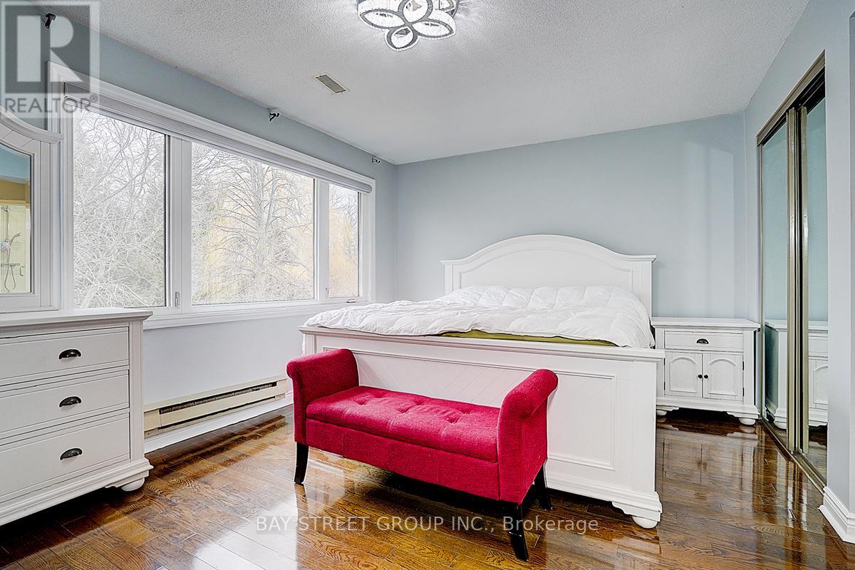 6 Larwood Boulevard, Toronto, Ontario  M1M 2M5 - Photo 24 - E12114577