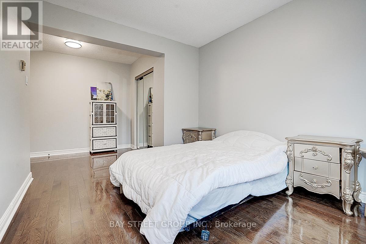 6 Larwood Boulevard, Toronto, Ontario  M1M 2M5 - Photo 29 - E12114577