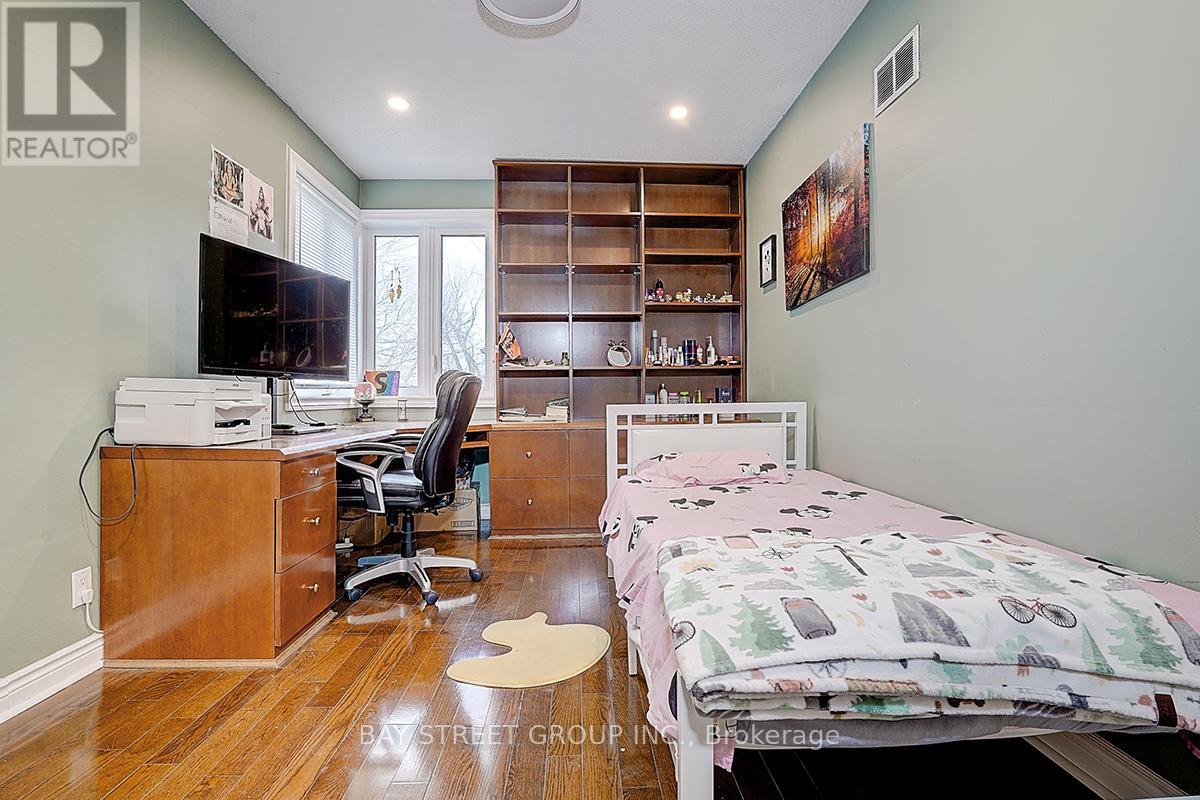 6 Larwood Boulevard, Toronto, Ontario  M1M 2M5 - Photo 32 - E12114577