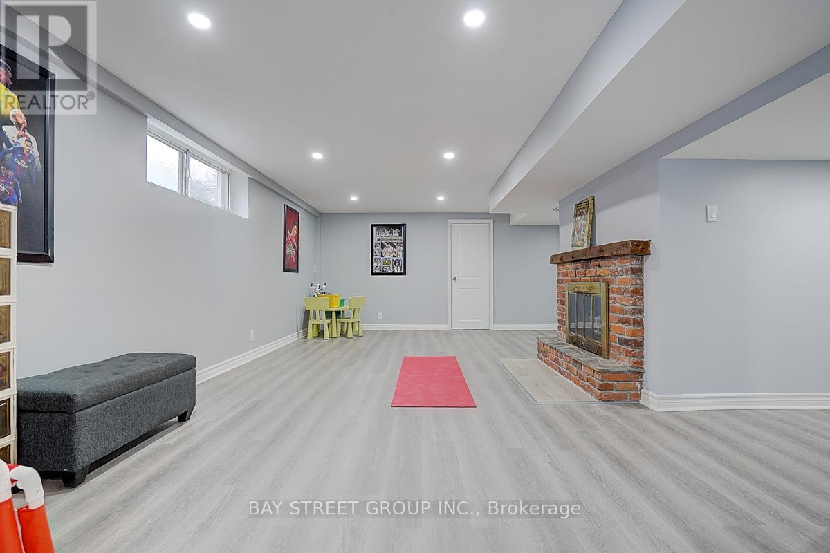 6 Larwood Boulevard, Toronto, Ontario  M1M 2M5 - Photo 34 - E12114577