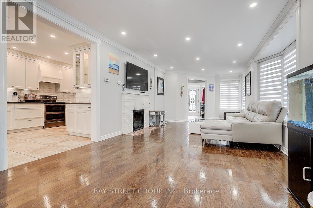 6 Larwood Boulevard, Toronto (Cliffcrest), Ontario  M1M 2M5 - Photo 9 - E12114577