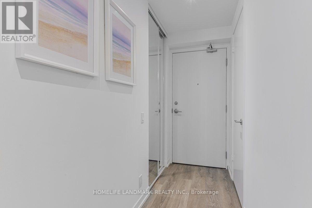 1906 - 898 Portage Parkway, Vaughan, Ontario  L4K 0J6 - Photo 3 - N12114549