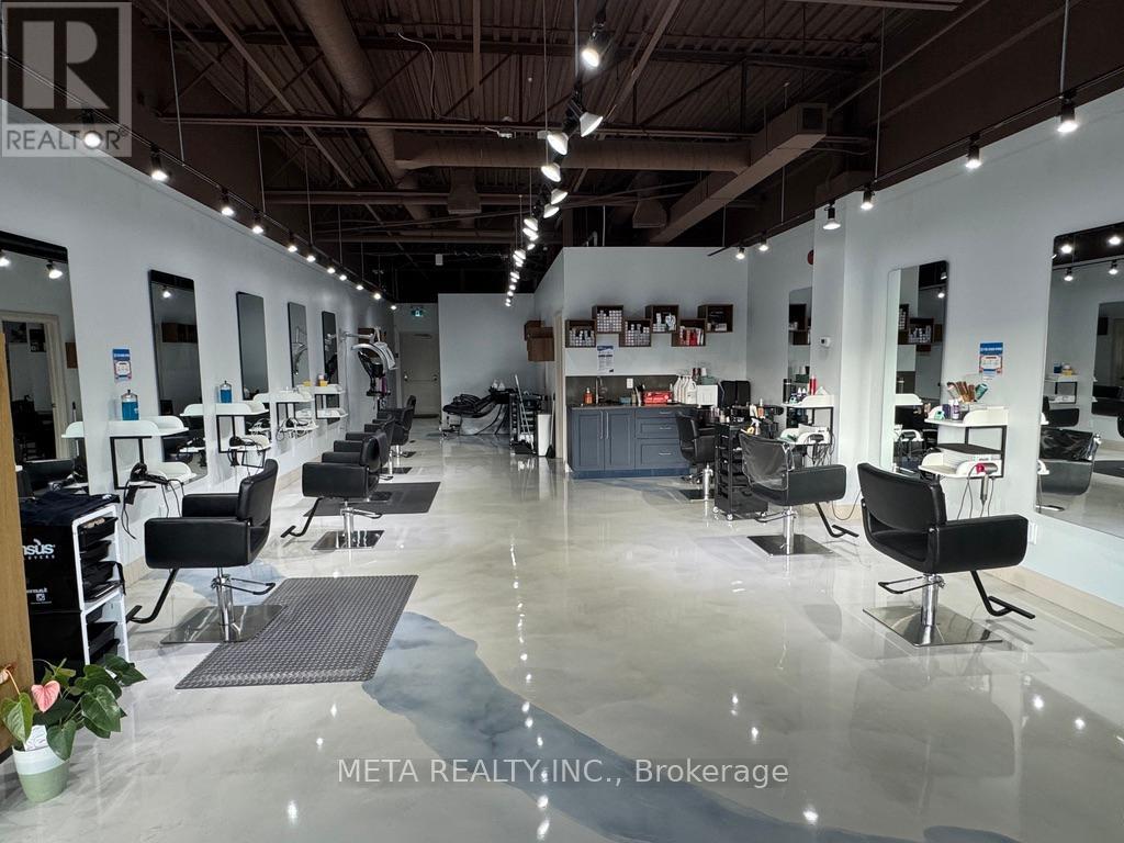 Property at 18 - 390 STEELES AVENUE W image 1