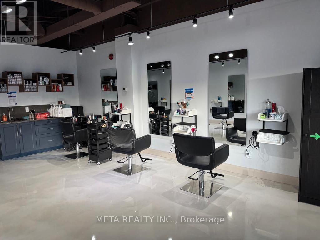 Property at 18 - 390 STEELES AVENUE W image 2
