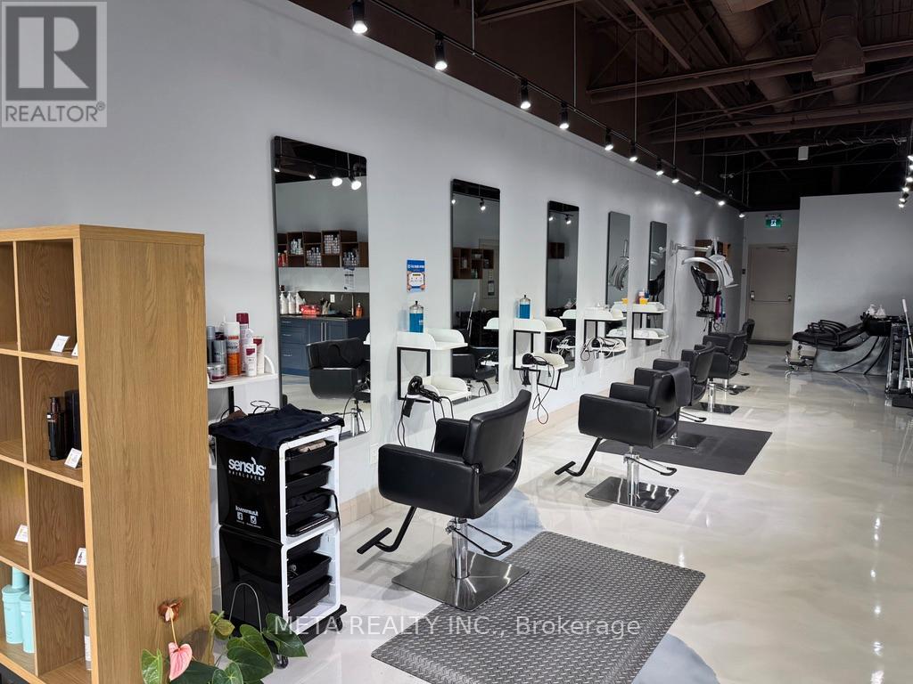 Property at 18 - 390 STEELES AVENUE W image 3