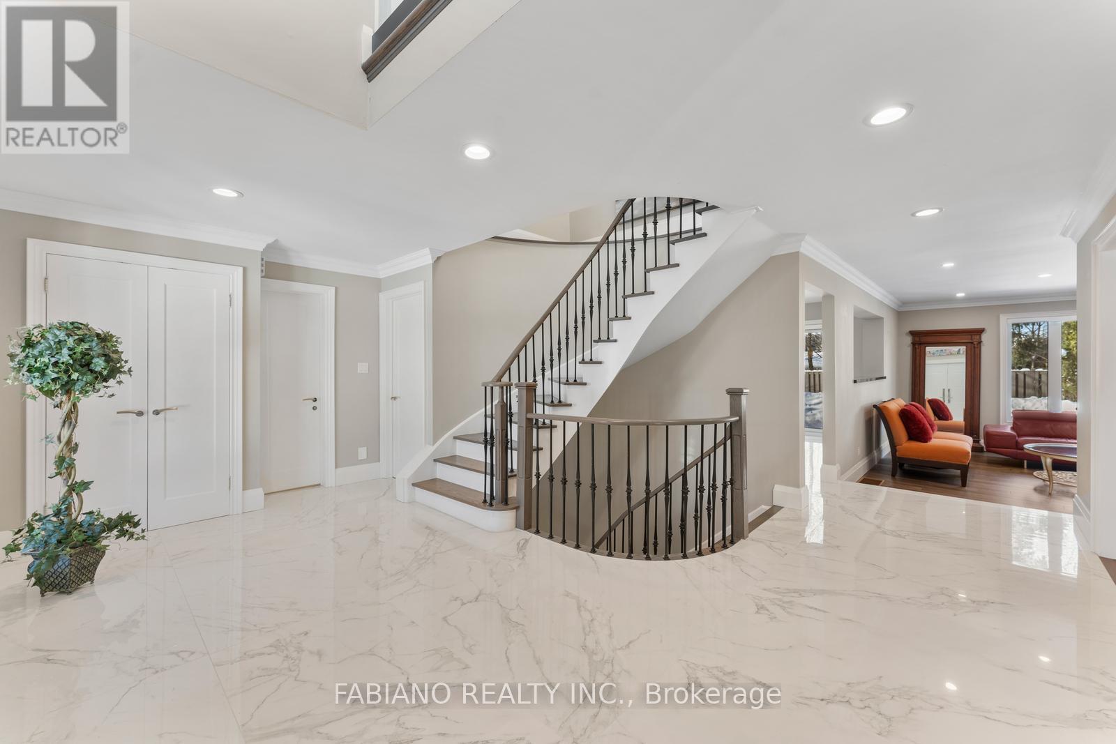 186 Wigwoss Drive, Vaughan, Ontario  L4L 4H2 - Photo 8 - N12114592