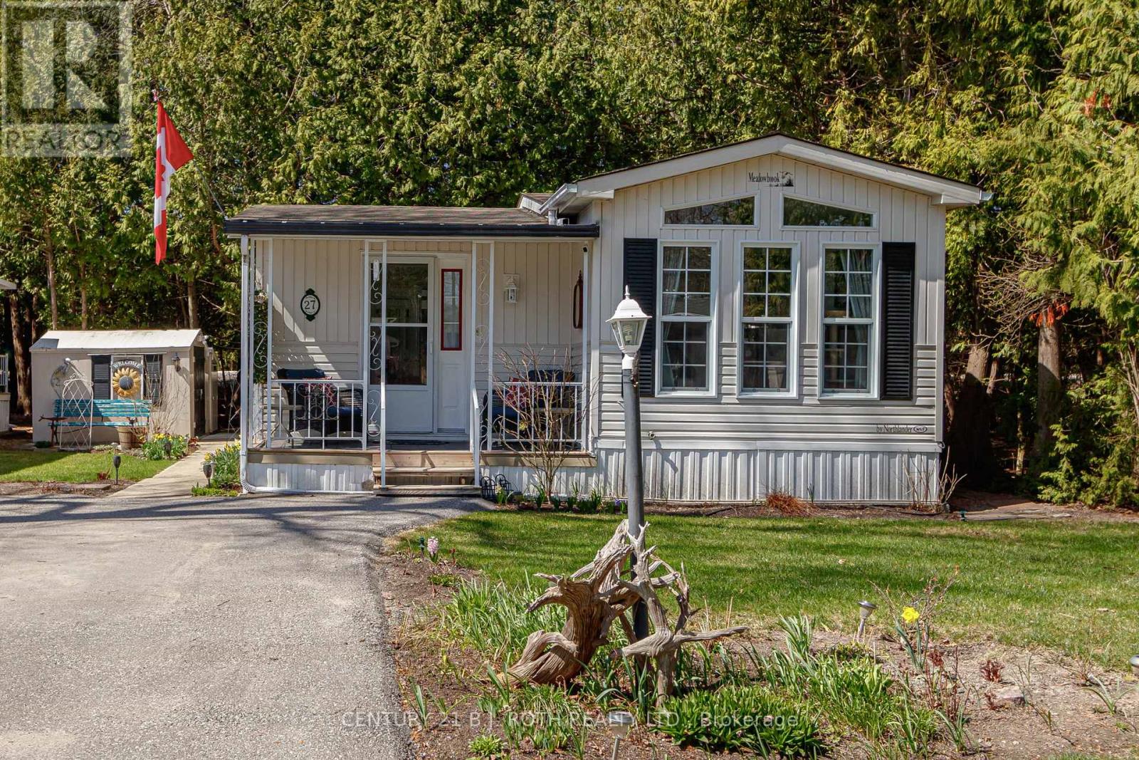 Property at 27 THE BOARDWALK image 3