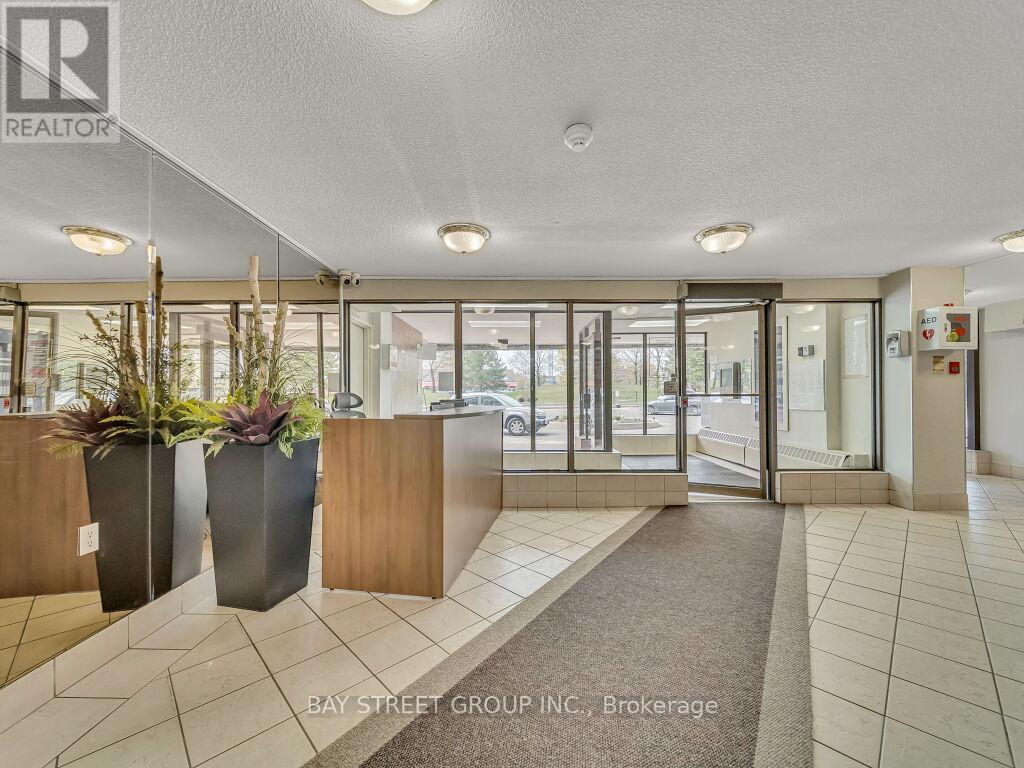1003 - 18 Knightsbridge Road, Brampton (Queen Street Corridor), Ontario  L6T 3X5 - Photo 8 - W12114557